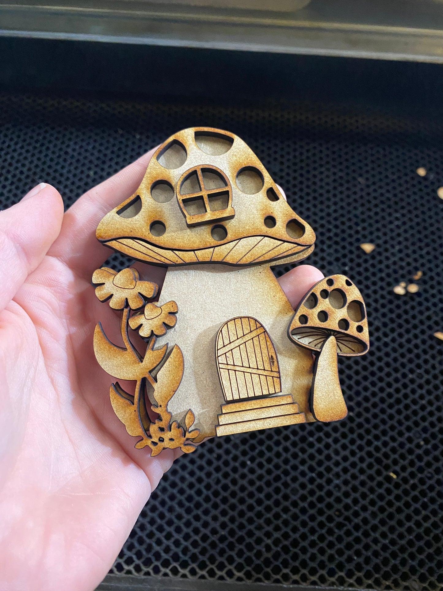 "Home Sweet Home" Mushroom House Doorhanger Craft Kit