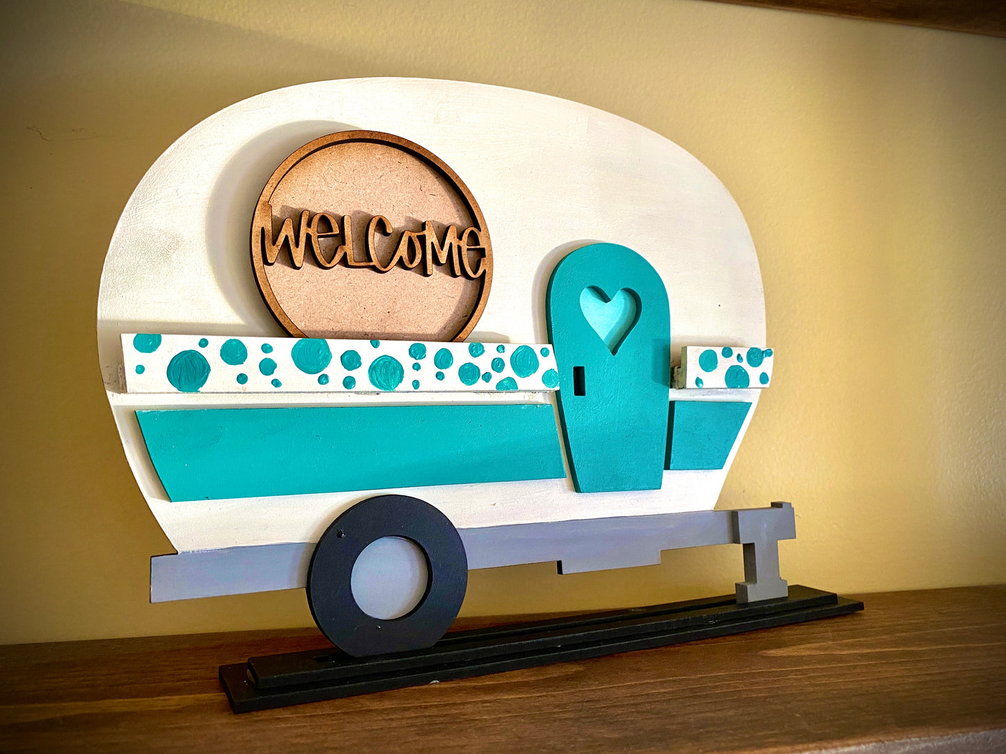 Interchangeable Camper Shelf Sitter