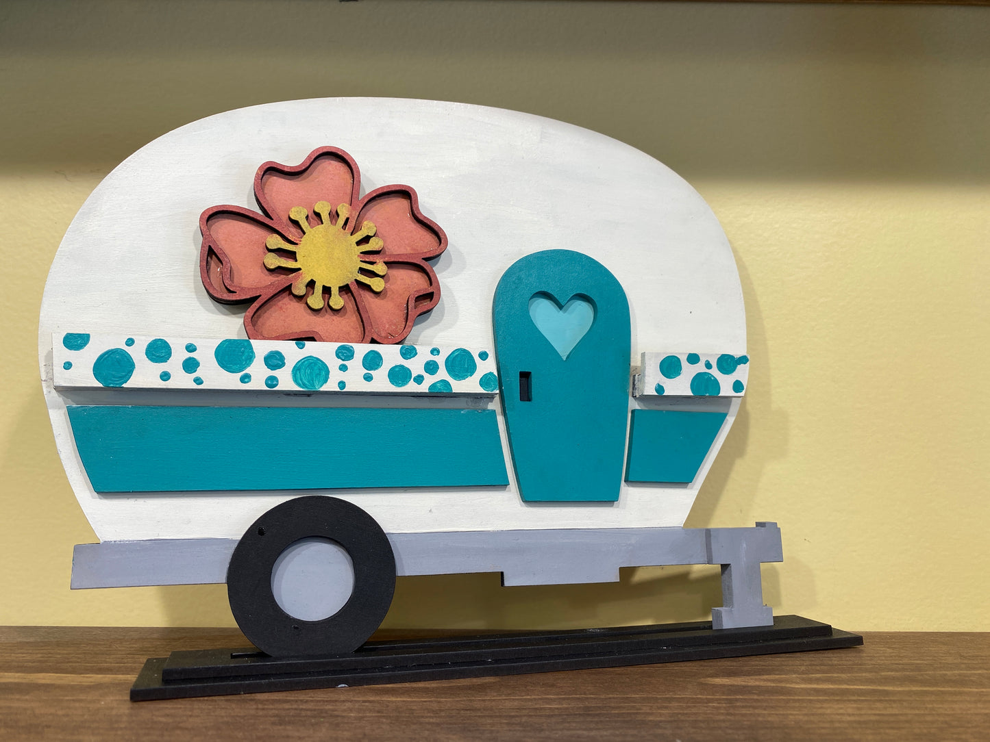 Interchangeable Camper Shelf Sitter