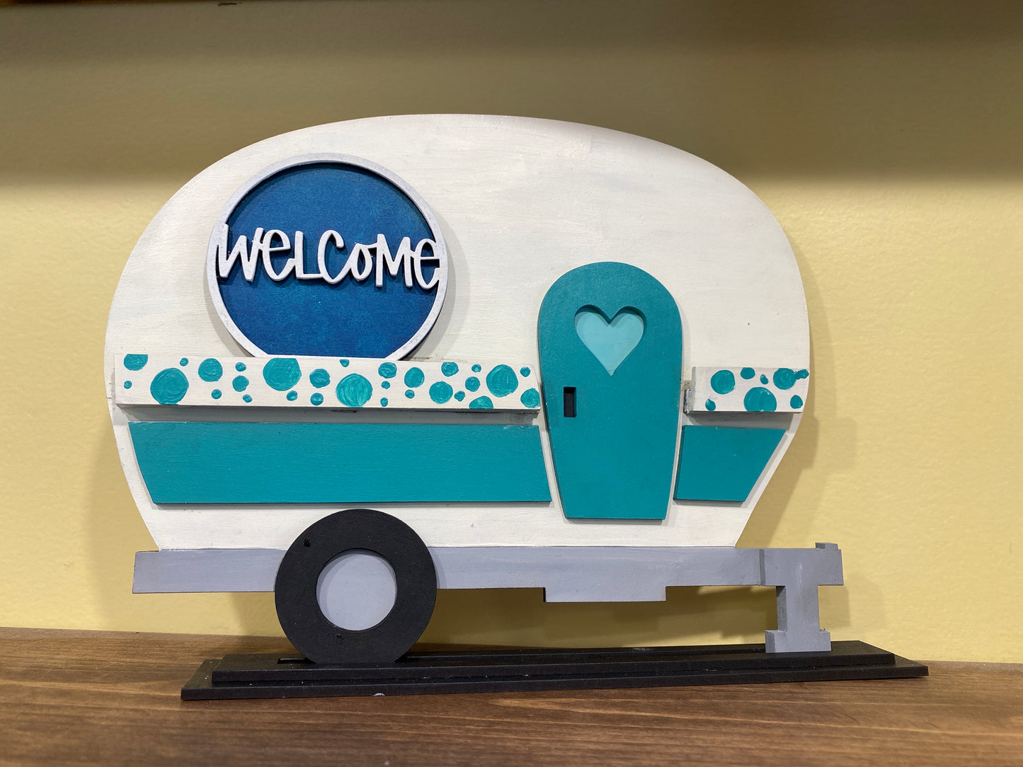Interchangeable Camper Shelf Sitter