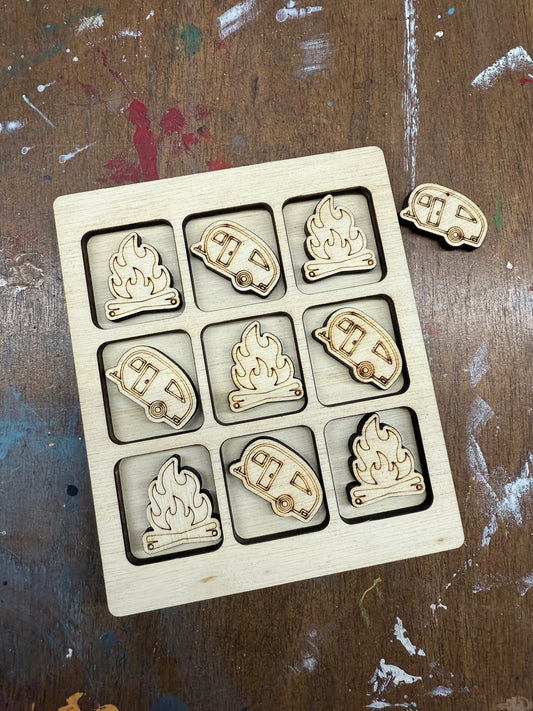 Tic Tac Toe Game Board - Pick your Pieces!